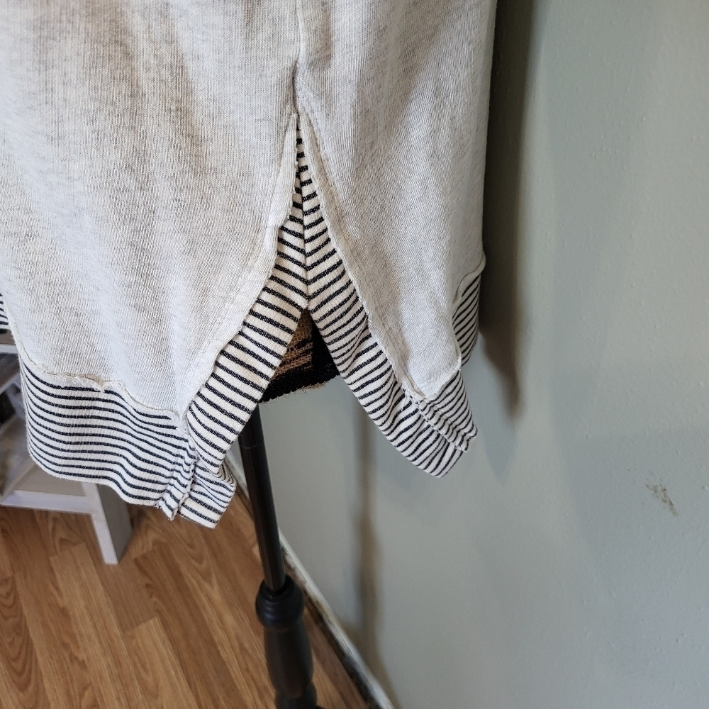 Hem & Thread Sweater - Picture 5 of 6